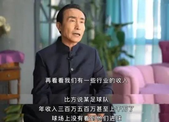 正在与老婆闹分家的阿孝眼看就要步进不惑之年，由于建造的脚本无人欣赏而回到老家与哥哥阿胜一路糊口。阿孝经由过程损友藤村结识了凉子，本想把凉子先容给哥哥而频仍约她碰头，谁知凉子却对阿孝动了豪情。另外一方面，老婆终究仍是提出离婚，固然想拼命挽回，可是片子的企划案也其实不顺遂...